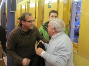 El Concejal de Deportes saludando a Javier "La Vieja" García de Leániz. El Concejal de Deportes saludando a Javier "La Vieja" García de Leániz.