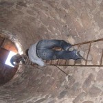 La vertiginosa escalerilla de acceso a lo alto de la torre La vertiginosa escalerilla de acceso a lo alto de la torre