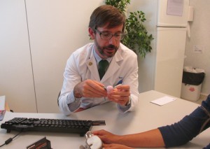 Nueva prueba diagnóstica para pacientes con problemas de prótesis se realiza en Torrelodones