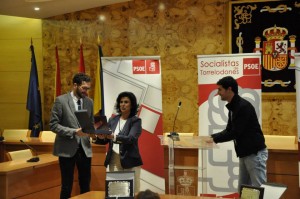 Los Trabajadores de la Escuela Municipal de Idiomas de Torrelodones recibe su premio